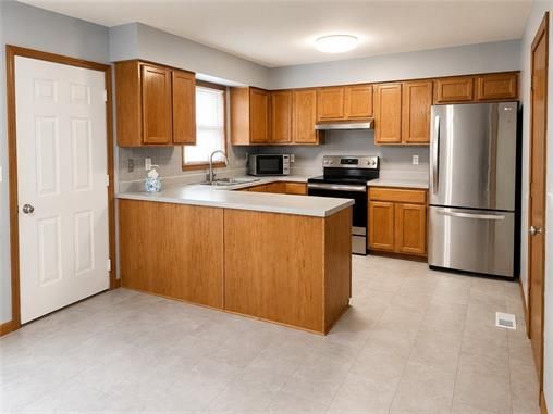 227 E Colleen Dr