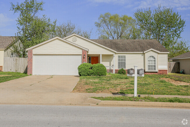 Building Photo - 1205 Tunbridge Dr Rental