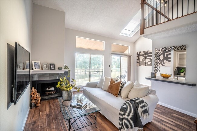 Photo - 8411 Sands Point Dr Unidad True