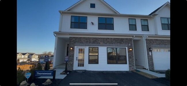 Spacious 3BR Townhome in Easton - Spacious 3BR Townhome in Easton