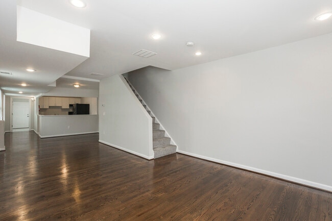 Photo - 1722 Sexton St