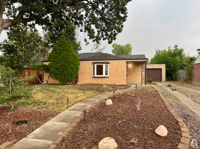 Building Photo - Updated 3 Bedroom 2 Bath Single Family Hom... Rental