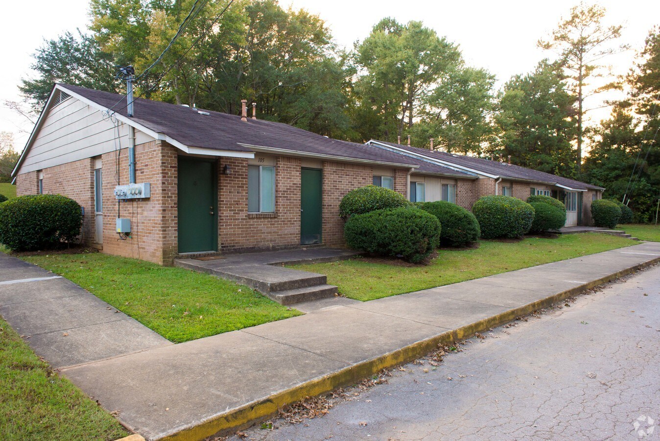 Brentwood Park Apartments - Brentwood Park Apartments