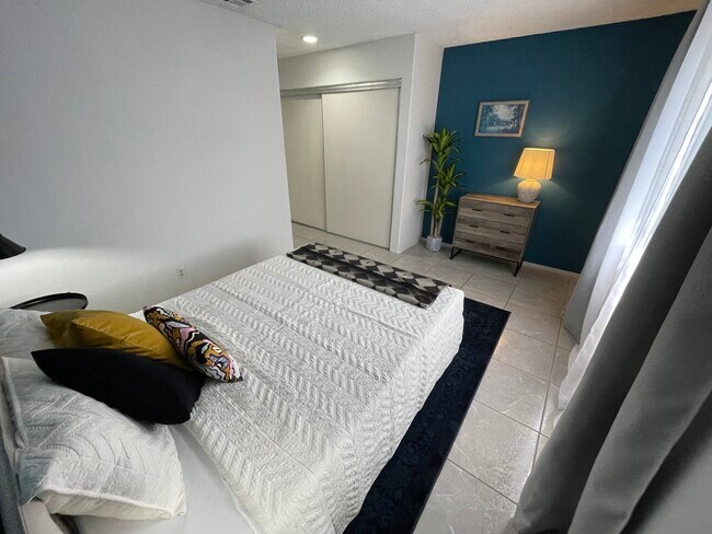 Mster Bdrm - 1800 Edmond St Unit 1 BedRoom