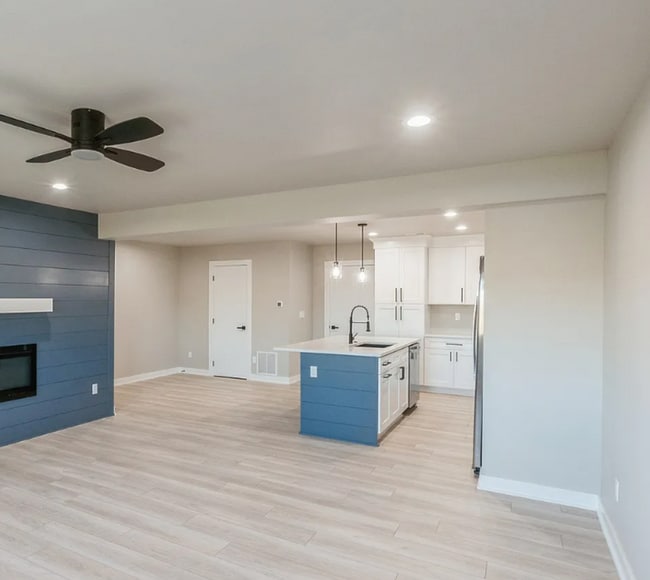 Photo - 14214 Springbrook Trl Unit 14214 Springbrook