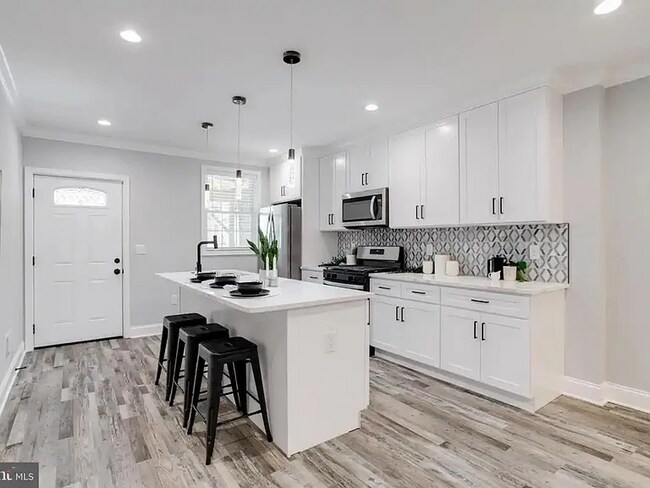 Photo - 723 N Patterson Park Ave