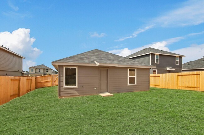 Photo - 40830 Hawthorne Glades St