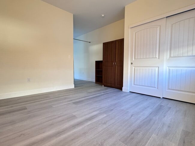 Photo - 2585 Cipriani