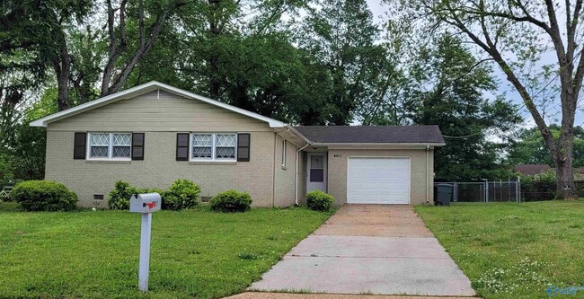 Photo - 4611 Daugette Dr NW House