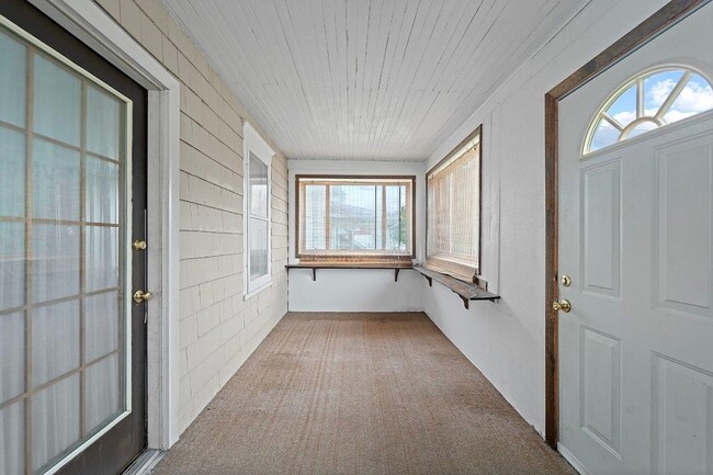 Photo - 201 Ackley Ave Casa