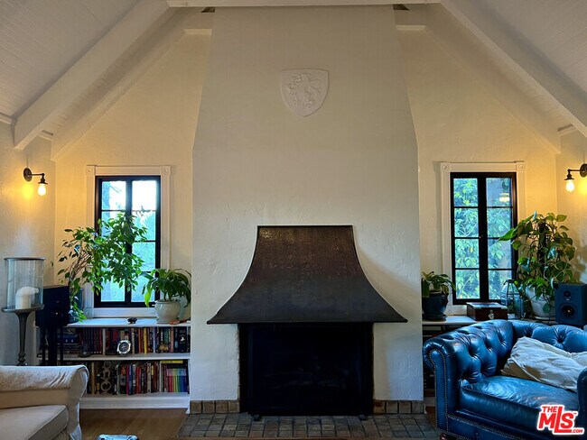 Photo - 4458 Dundee Dr