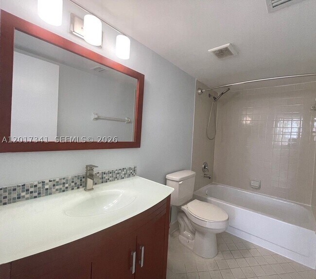 Photo - 117 Lake Emerald Dr Unit 308