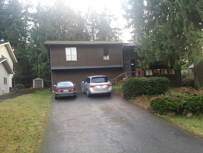 2 Bed 2Bath 2,340sqft On Culdesac near gol... - 2 Bed 2Bath 2,340sqft On Culdesac near gol... House