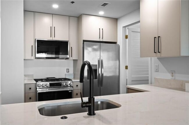 Photo - 3338 Peachtree Rd