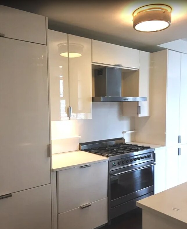 151 W 93rd St