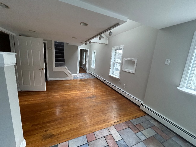 Photo - 18 Grove St Unit 2