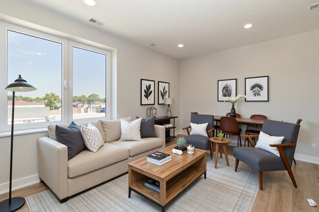 Building Photo - 3729 W Belmont Ave Unit 305