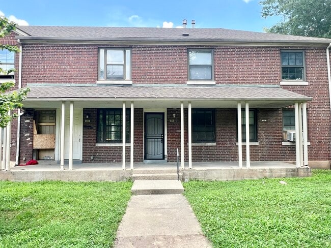 Building Photo - 38 College Ct