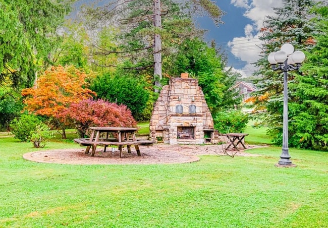 Photo - 9471 Mayfield Rd