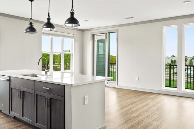 Photo - Upton Oxmoor Apartments