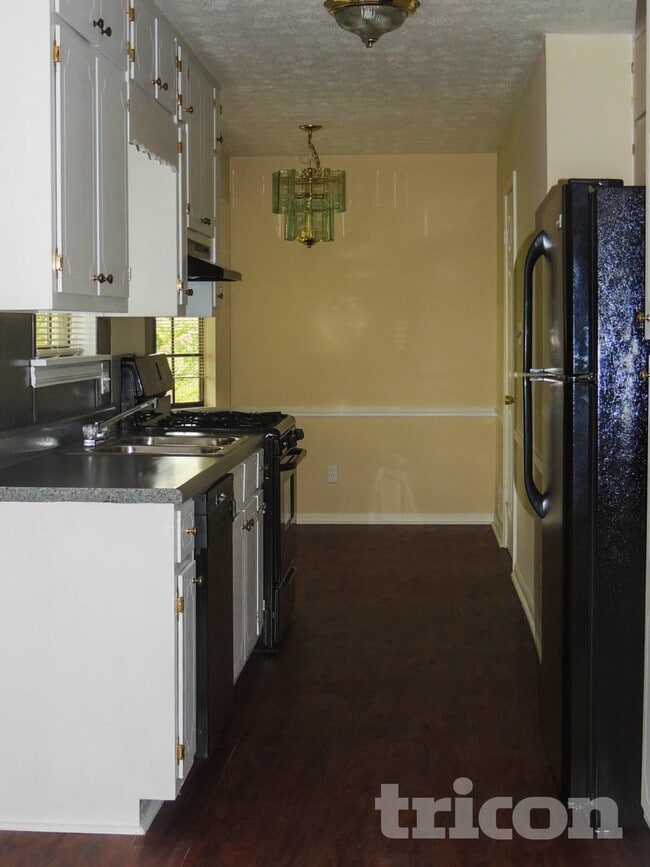 Photo - 3888 Tree Bark Ln SW