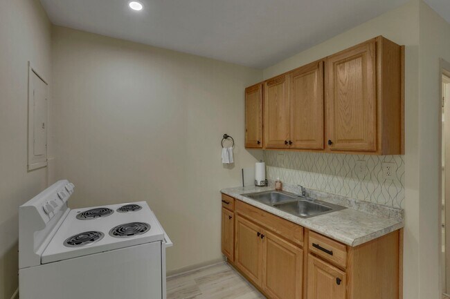 Photo - 81 W North St Unit E