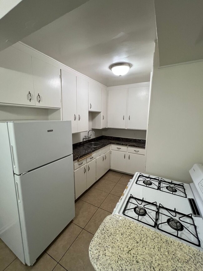 2577 Broadway Unit 2577