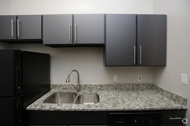 Askew kitchen - The Landings at River Market Loft & Apartm...