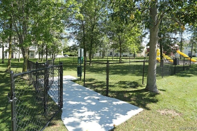 Photo - 10 Arielle Ct