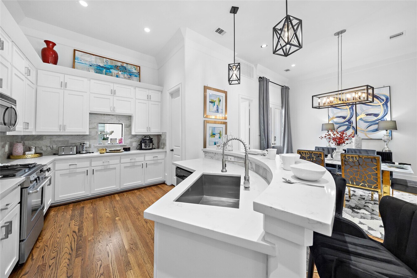 Photo - 709 Reinicke St