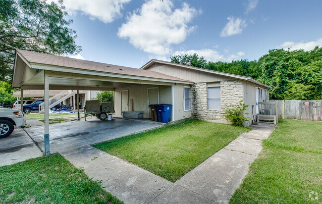 Building Photo - 5707 Spring Meadow Rd Unit B Rental