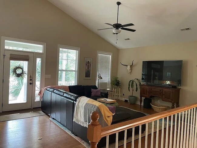 Photo - 4790 Highway 17 Business