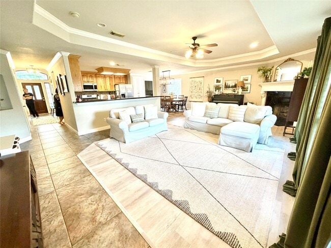 Building Photo - 301 Friends Knoll Ln