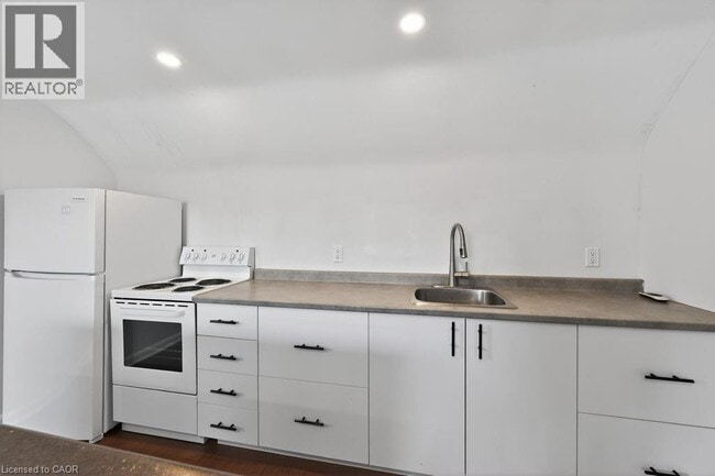 Photo - 2657 Binbrook Rd