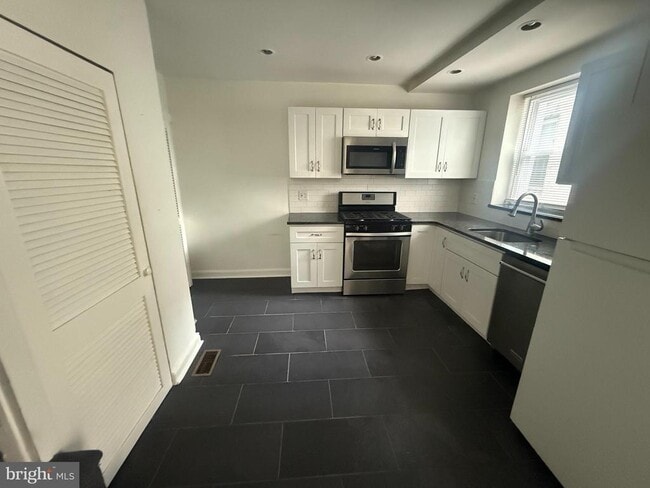 Photo - 251 Fulton St