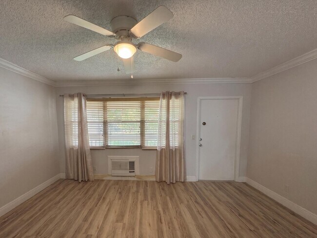 Photo - 67 Upminster Crescent
