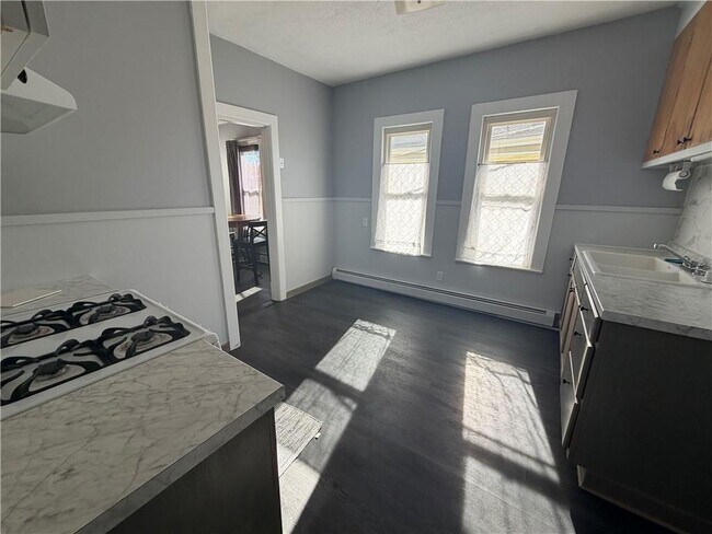 Photo - 112 High St Unit 2