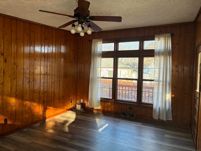 Photo - 2300 Midvale Ave