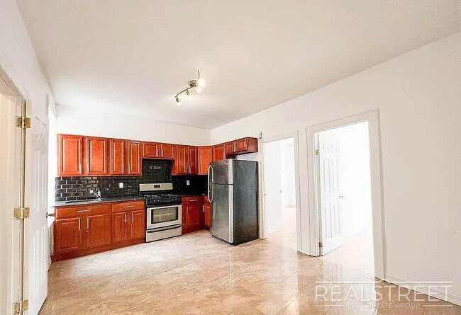 Photo - Nostrand Avenue Unidad 2R