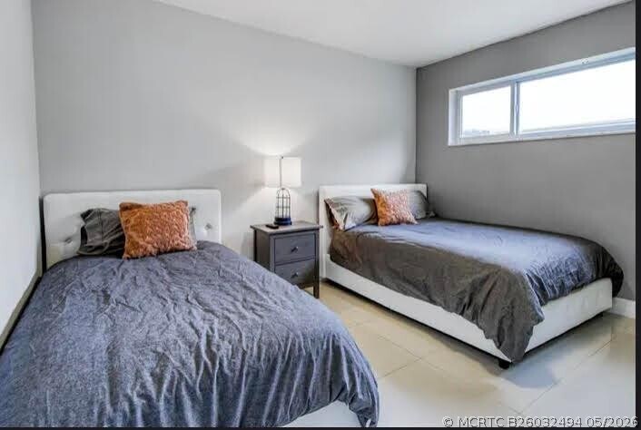 Photo - 1905 N 45th Ave