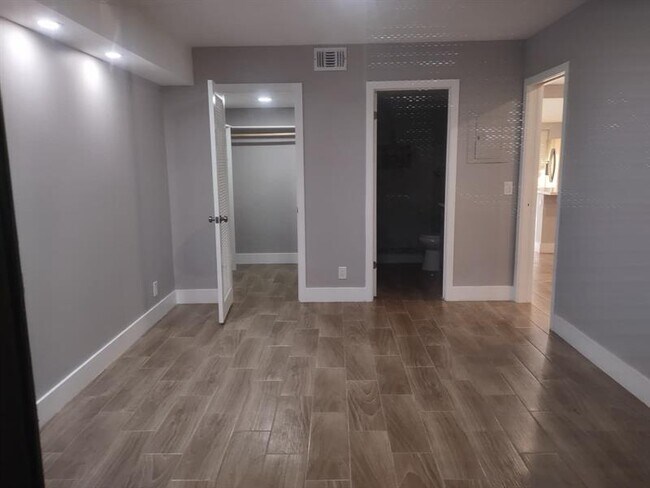 Photo - 5068 Rose Hill Dr Unit 103