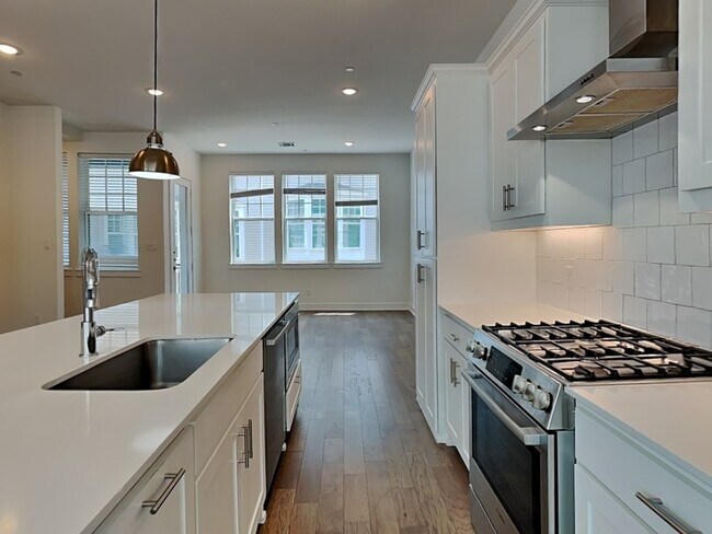 Photo - 645 N Tyler St Unit 302