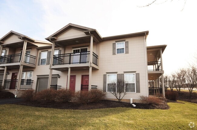Building Photo - End-Unit Townhome in Homecoming Ridge with...