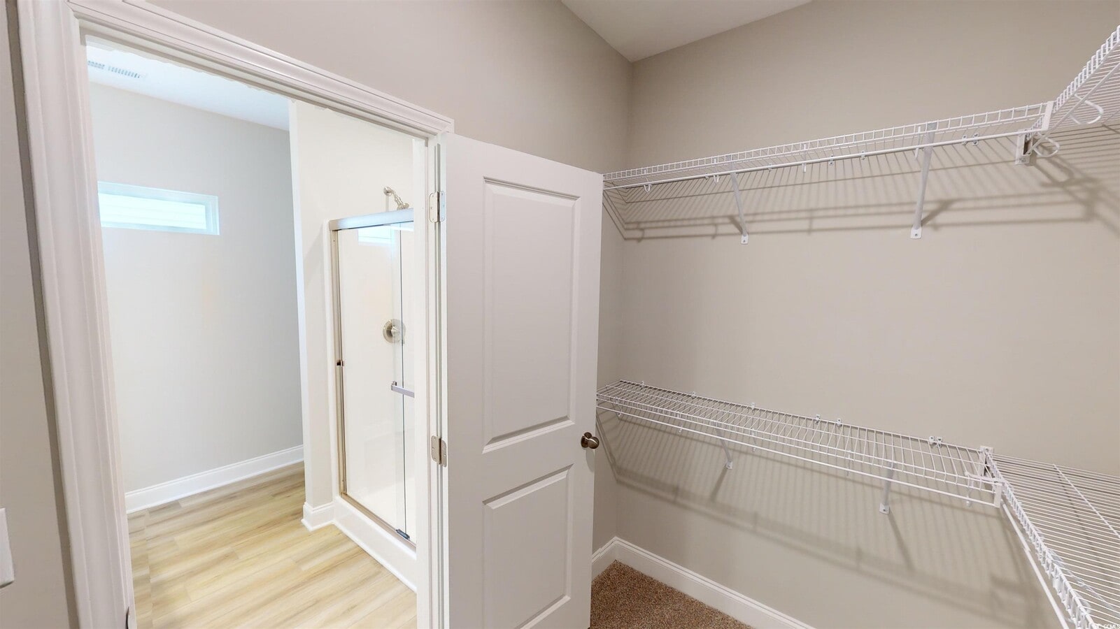 Photo - 1052 Moen Lp