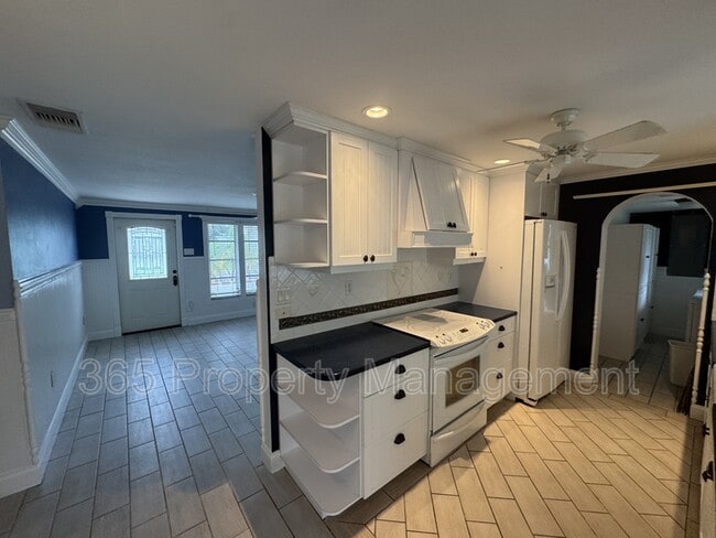 Photo - 1604 Abscott St