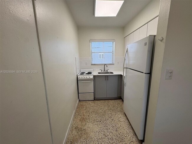 Photo - 320 W 10th St Unit 3