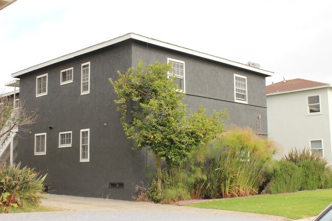 Photo - 8815 Ramsgate Ave