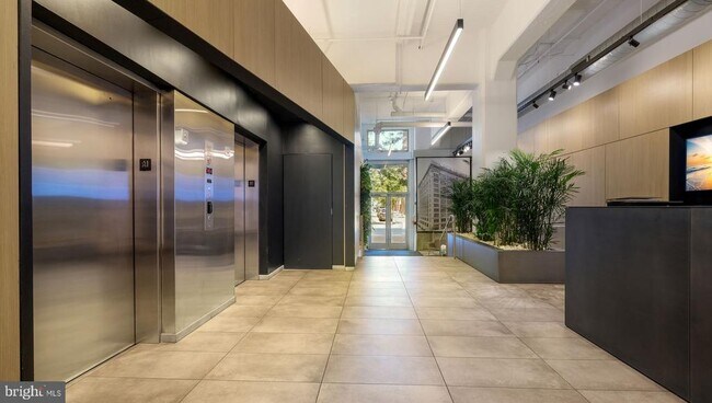 Photo - 2200 Arch St Unidad 705