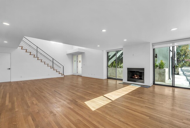 Photo - 1531 Wellesley Ave
