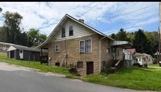 301 Patterson Ave